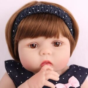 Craquez Pour Iris La Poupée Reborn à La Petite Frange Adorée!
