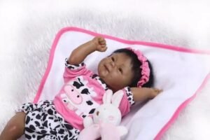 adoptez yanissa la charmante poupee reborn noire au sourire radieux 644