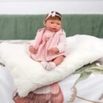 decouvrez la poupee reborn chiara aux yeux bleus eclatants 480